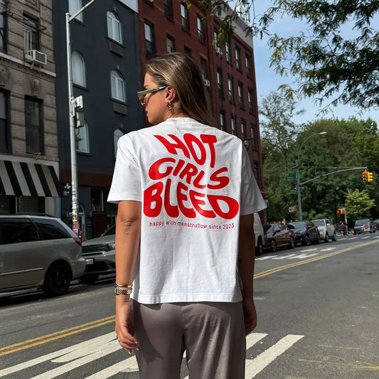 „HOT GIRLS BLEED“ – Oversized T-shirt